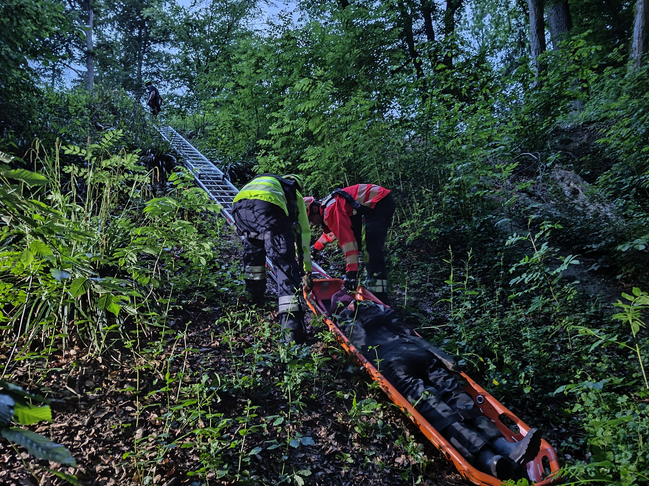 Übung Rettung im steilen Gelände